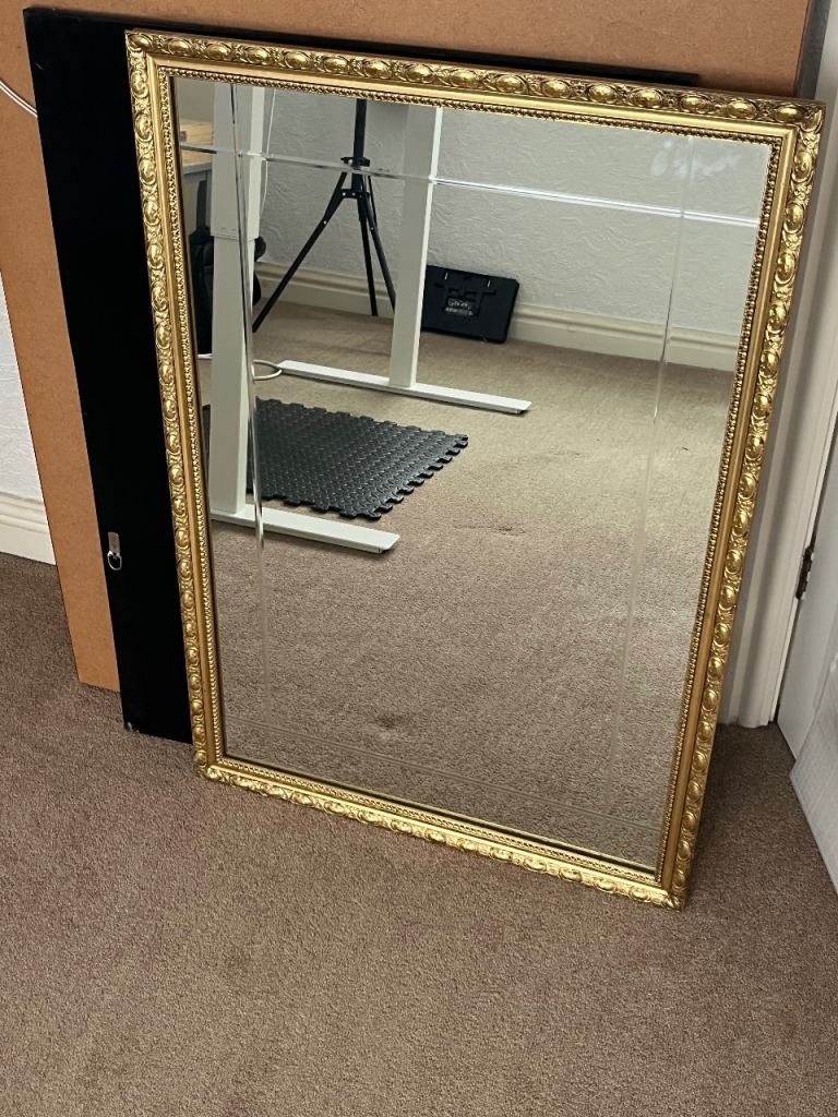 Gold mirror