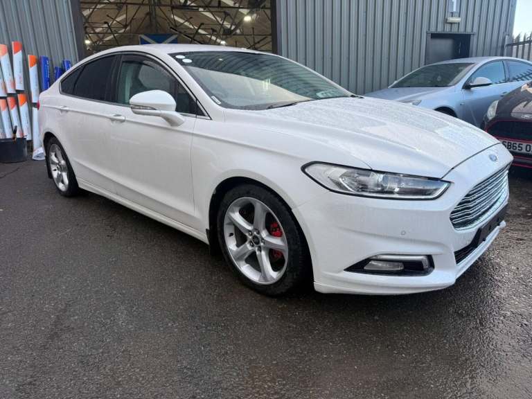 2016 Ford Mondeo 2.0 TDCi Titanium Euro 6 (s/s) 5dr HATCHBACK Diesel Manual