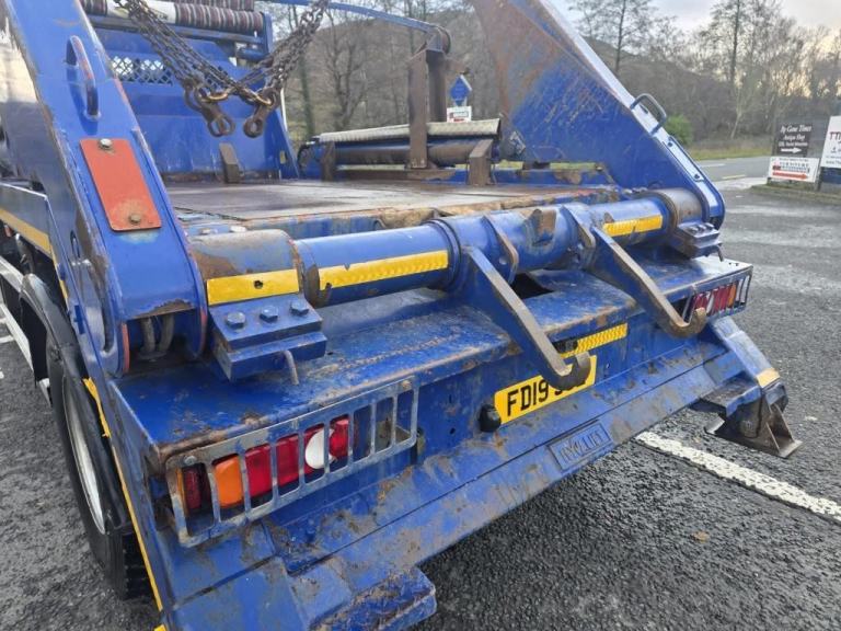2019 DAF LF 230 18 TON GROSS 4X2 with Hyvalift Skip Gear