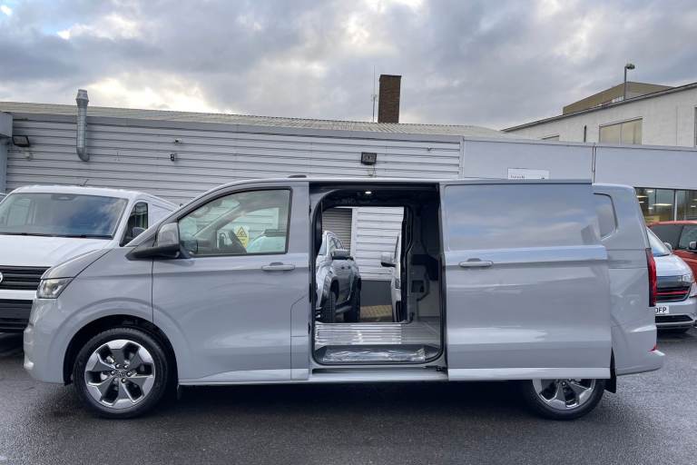 2025 Volkswagen Transporter 2.0 TDI 170PS Commerce Pro Van Auto-Tailgate Van DIESEL Automatic