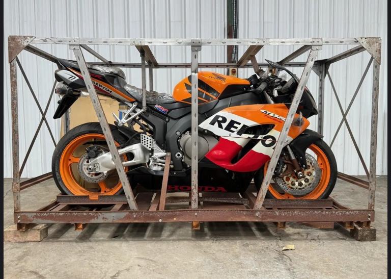 2005 Honda CBR1000RR SC57 FireBlade, BRAND NEW!!!! nos stock, remarkable find!!