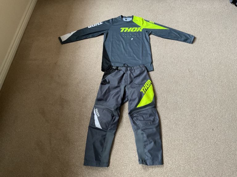 New Thor Motocross Kit Kids size 28” Pants & XL Jersey Approx age 11-13 MX Youth Pitbike KTM Yamaha