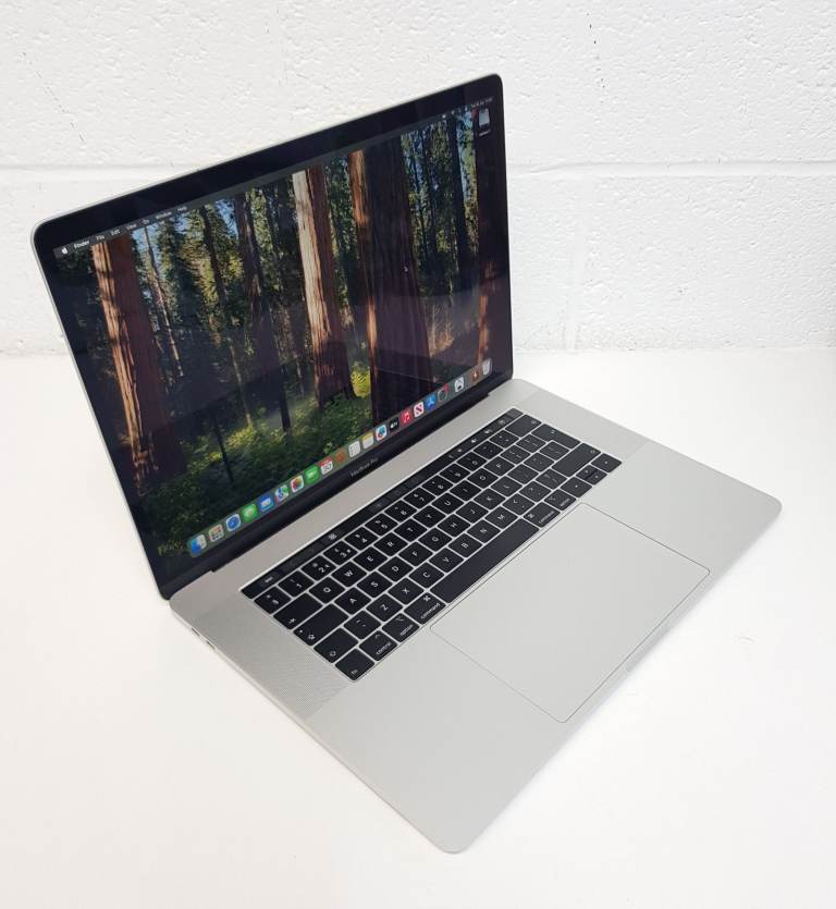 Apple MacBook Pro Laptop, intel core i9,32GB RAM, 500GB SSD, intel Ultra HD Graphics 1.5GB