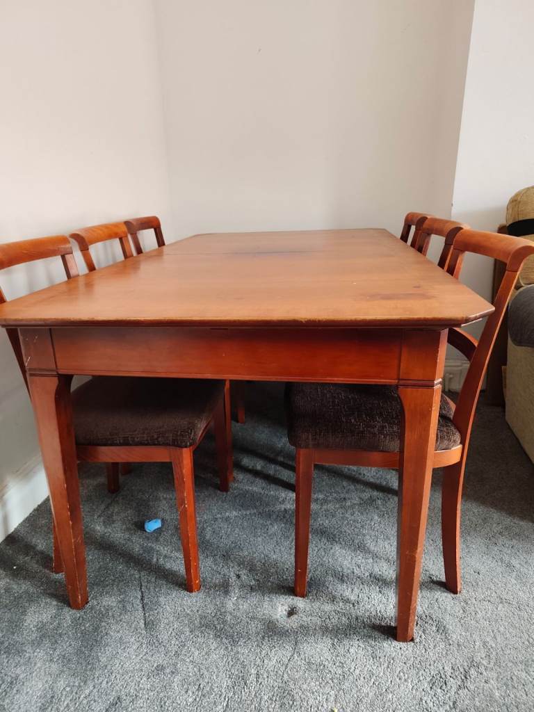 Wooden Extending Dining Table with Six Chairs, Great Condition