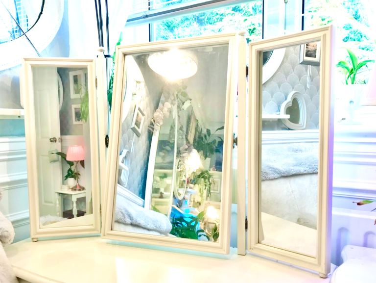 White triple adjustable dressing table mirror, stand alone, tilting action 