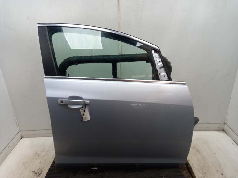Vauxhall Astra Right Front Door O/S 2009-2018 Silver 5 Door Estate 13285607