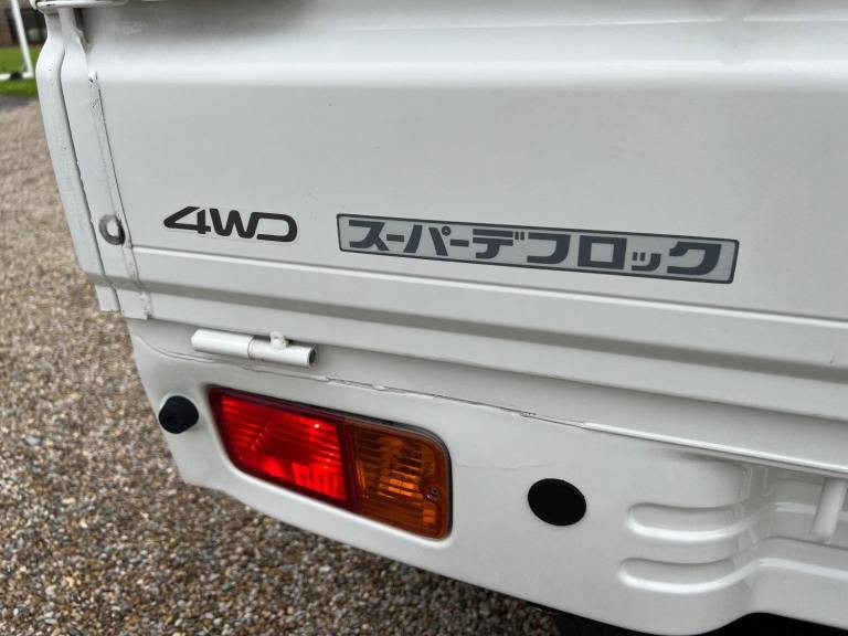 DAIHATSU HIJET PICK UP TRUCK 660cc 4X4 5 SPEED MANUAL ( LIKE SUZUKI CARRY )