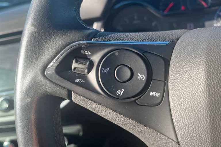 2019 Vauxhall Crossland X 1.2T ecoTec [110] SE 5dr [6 Speed] [S/S] HATCHBACK PETROL Manual