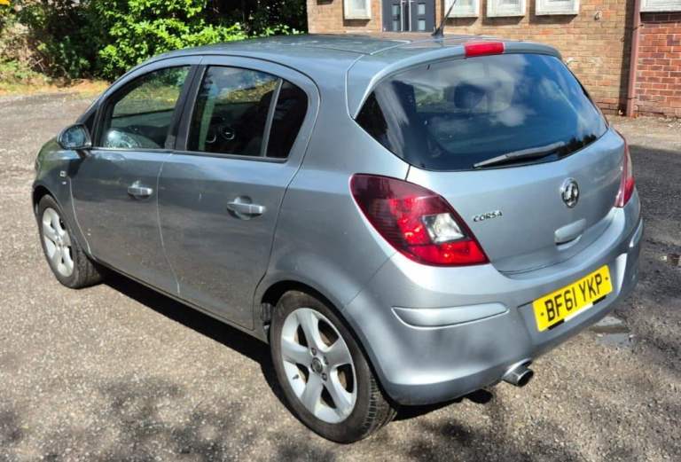 Great Service History. Facelifted model. 2011/61 - Vauxhall Corsa SXI - 5 door - 1.2 Petrol - Manual