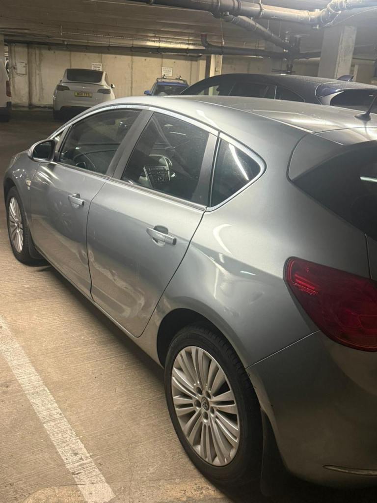 Vauxhall, ASTRA, Hatchback, 2014, Manual, 1598 (cc), 5 doors