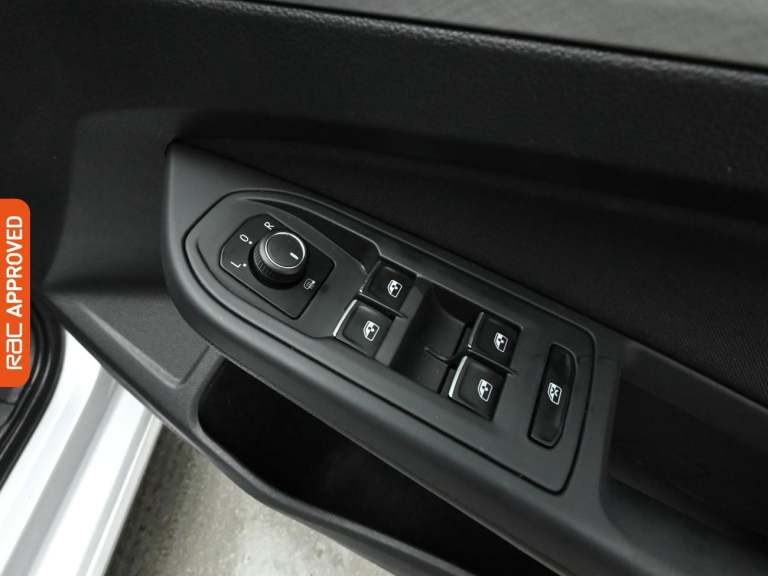 2022 Volkswagen Golf 1.5 TSI Life Hatchback 5dr Petrol Manual Euro 6 (s/s) (130 ps) Hatchback PET...