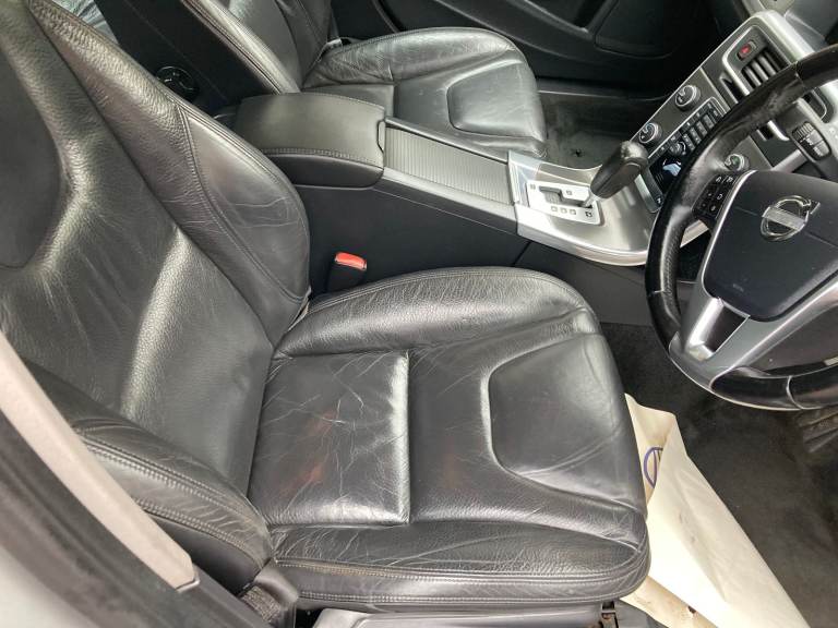 VOLVO S60 2 .4 SE LUX D5 AUTO 4 DOOR SALOON (2011)