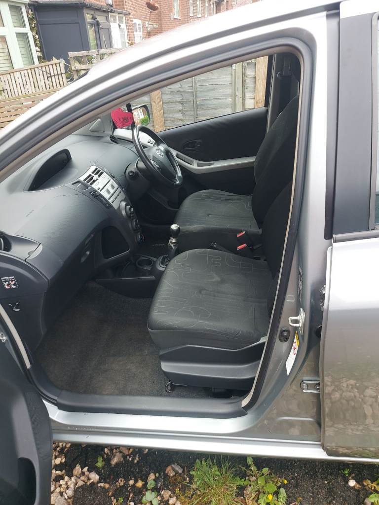 Toyota, YARIS, Hatchback, 2009, Manual, 998 (cc), 5 doors and in great condition 