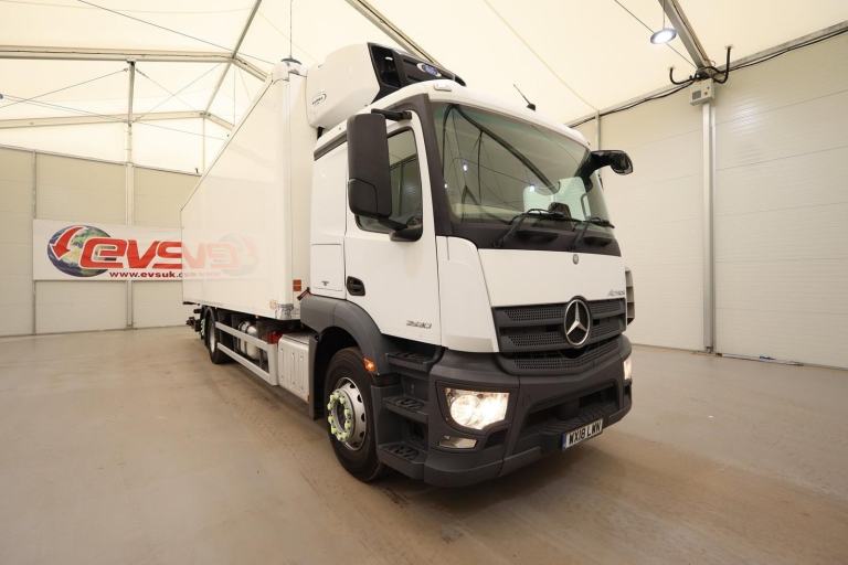 2018 (18 PLATE) Mercedes Benz ACTROS 2530 6x2 Euro 6 Refrigerated