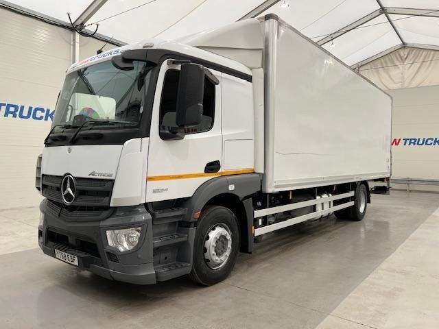 Mercedes Actros 1824 Sleeper Cab Box Van