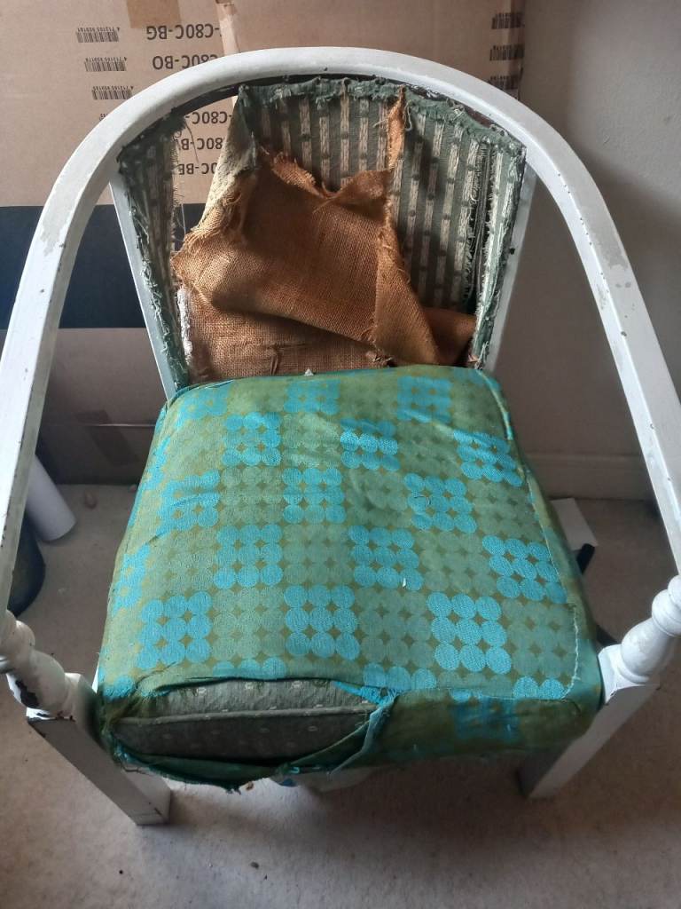Free Vintage armchair for refurbishing project