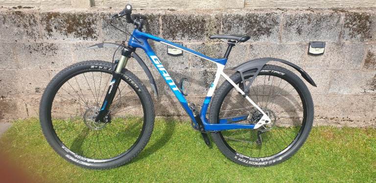  Giant XTC Advanced Carbon Fibre Mountain Bike