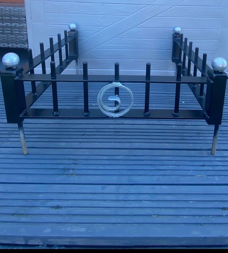 Grave surround 