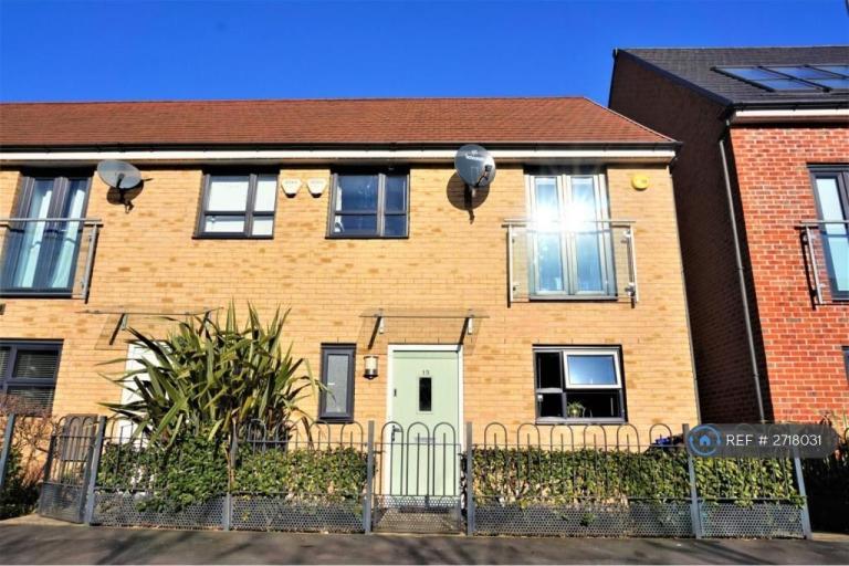 3 bedroom house in Hatton Gardens, Salford, M7 (3 bed) (#2718031)