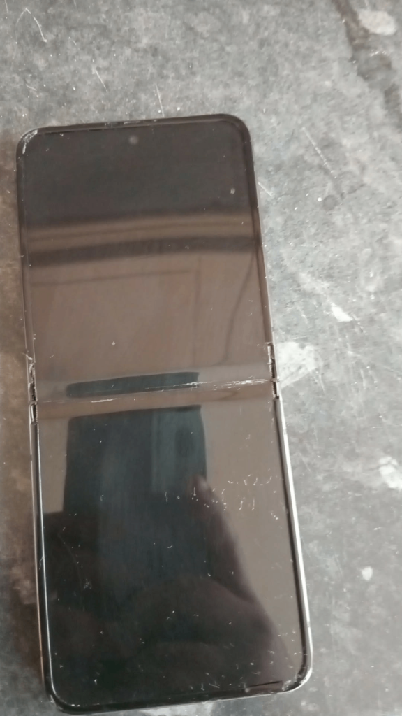 Samsung galaxy z flip 5 256GB unlocked