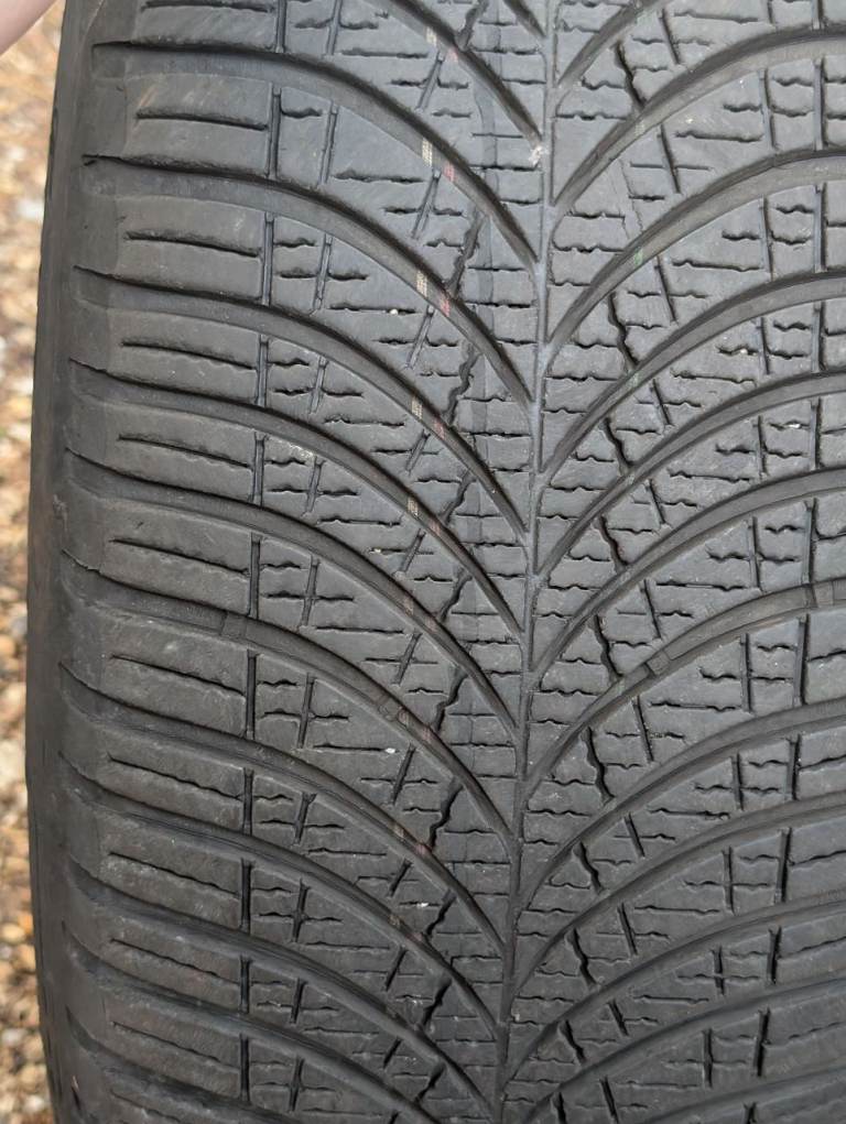 Goodyear Vector 4 Seasons G3 205/50 R17 93W XL