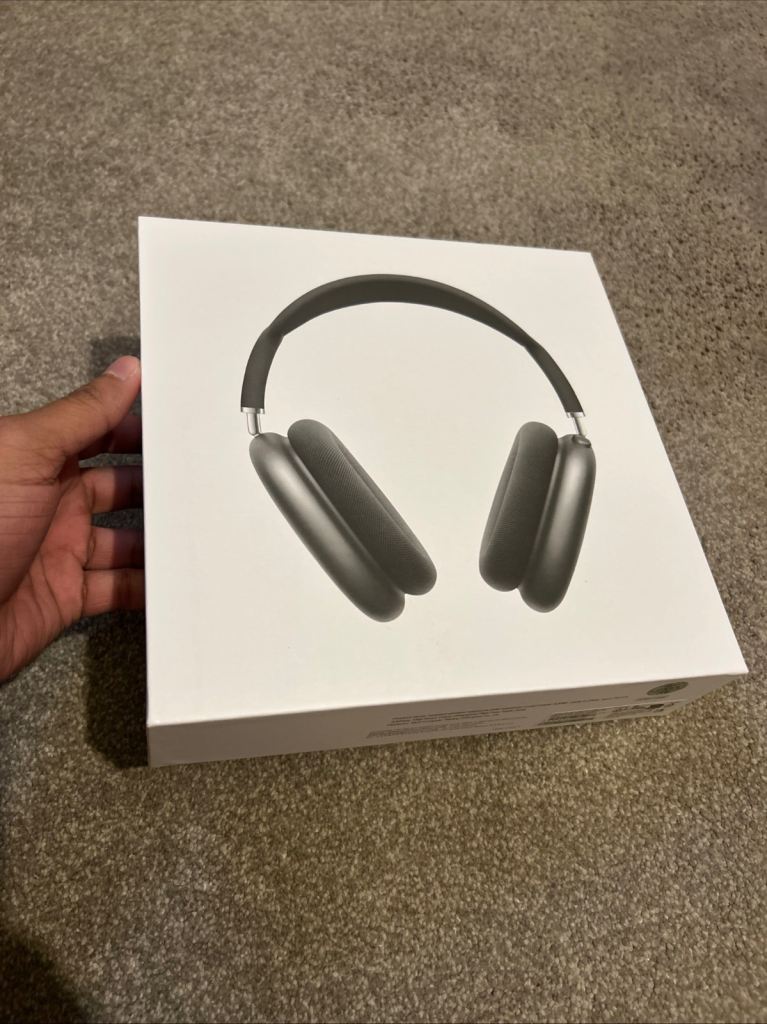 Apple AirPods Max 2024 USB-C Headphones Midnight Black SEALED & NEW