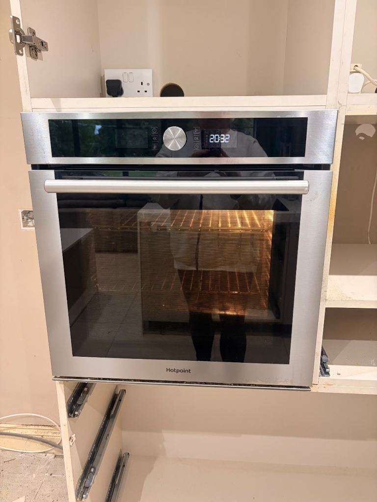 Hotpoint Integrated Oven – As Good As New, Stainless Steel