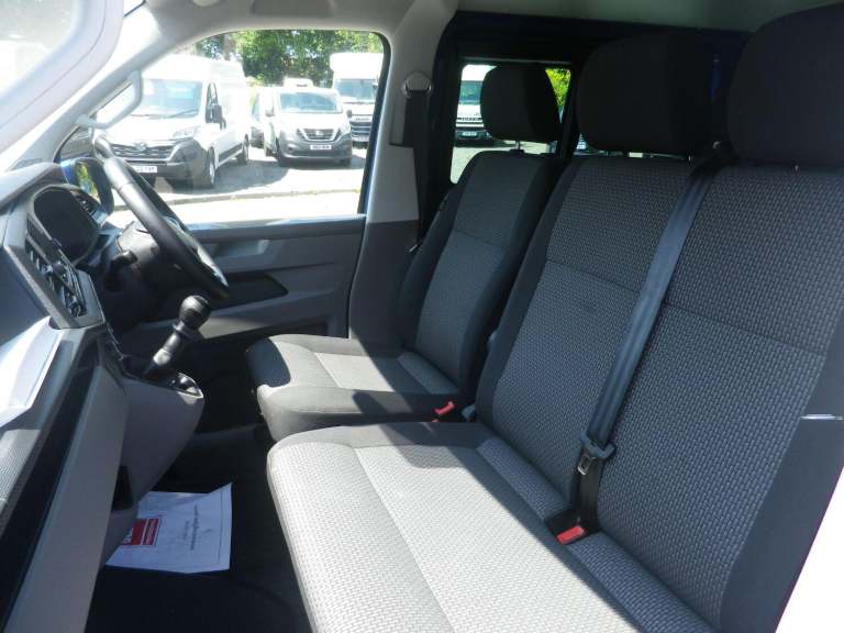 VOLKSWAGEN TRANSPORTER T32 2.0 TDI 150 Highline LWB KOMBI 2024