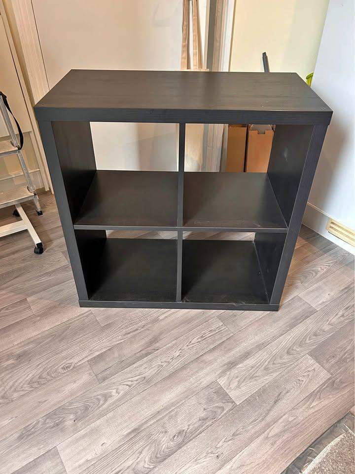 IKEA KALLAX BLACK 4 CUBE STORAGE UNITS & BOOK CASES & SHELVES & IKEA SHELVING UNITS