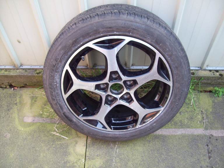 MG3 ALLOY WHEEL & TYRE 16 X 55 X 185 & NEW JACK, WRENCH, & 2 SOCKETS.