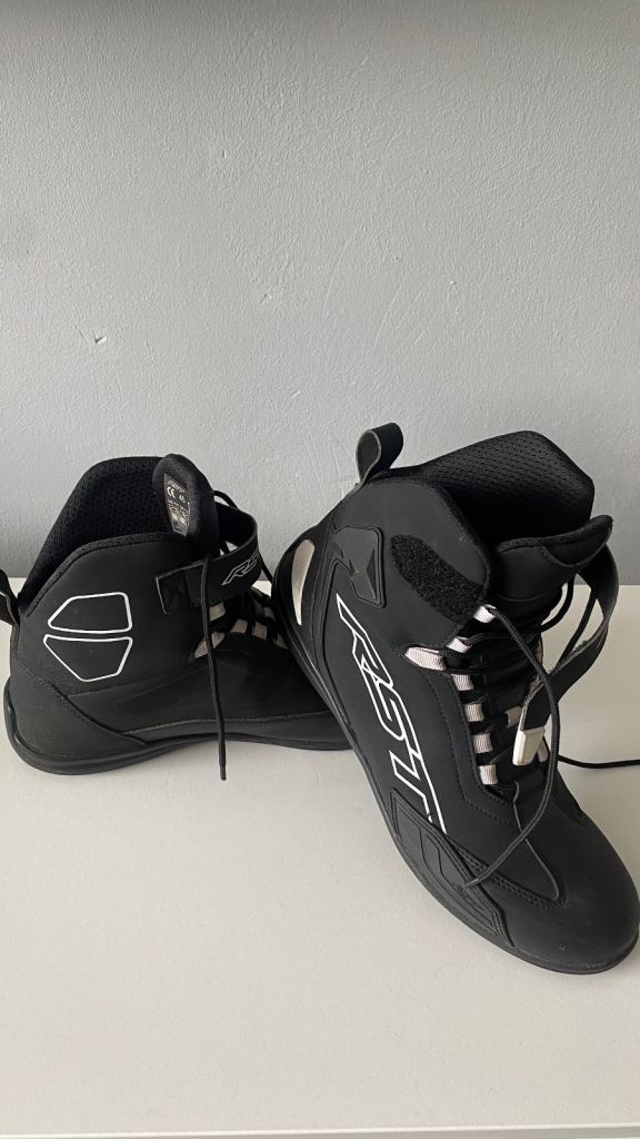 RST motorbike boots