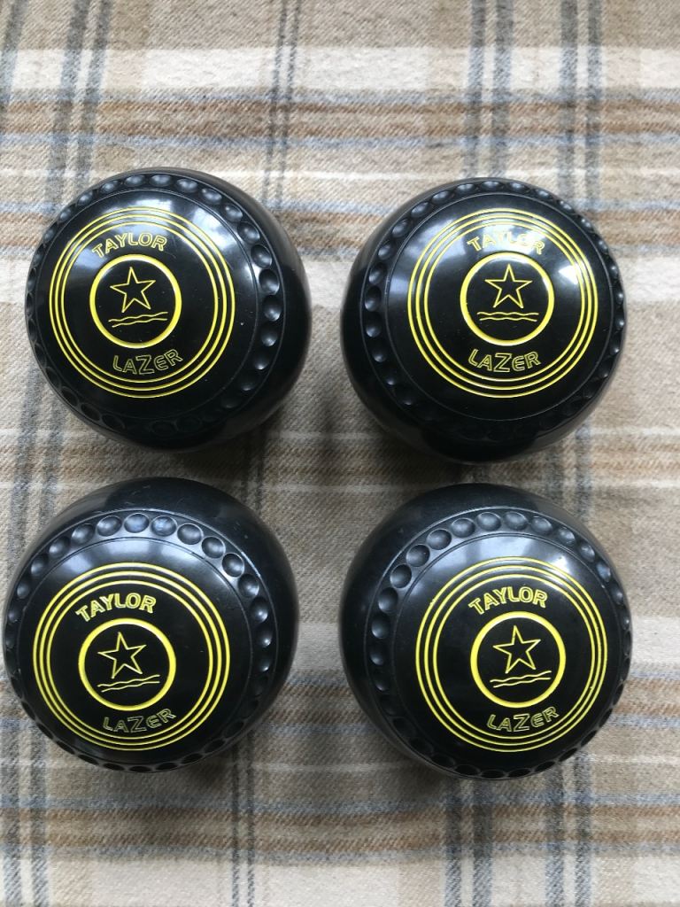 Taylor Lazer size 4H WB20 bowls. Yellow star motif. VGC. 