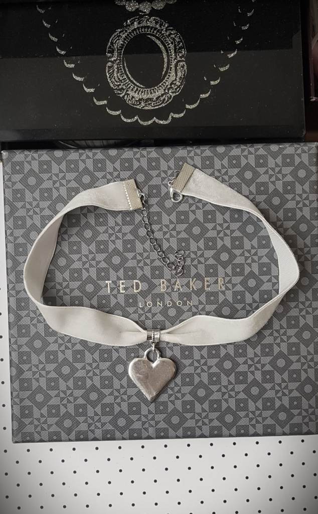wide cream velvet choker with large silver-tone heart pendant Y2K style