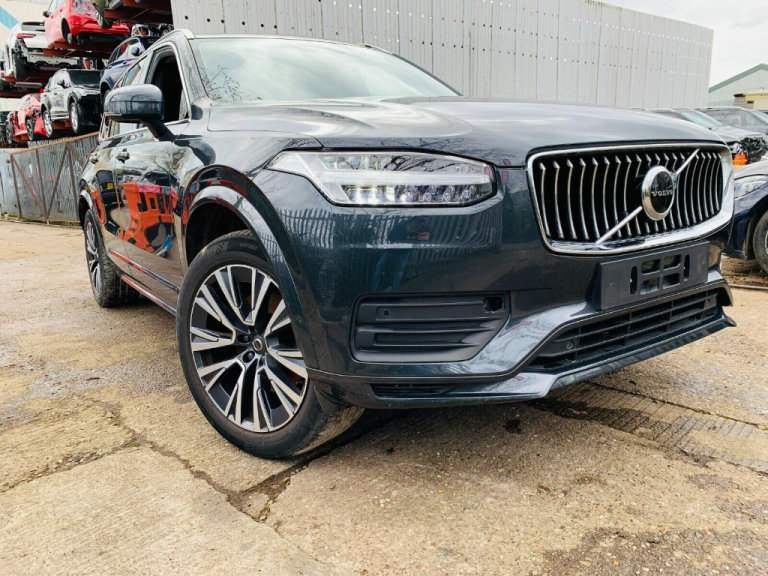 VOLVO XC90 BREAKING MOMENTUM 2022 2.0 PETROL HYBRID