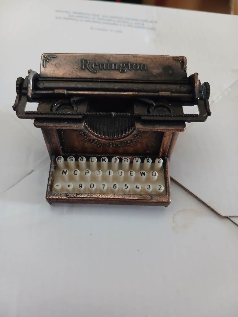 Remington Typewriter Pencil Sharpener – Good Condition