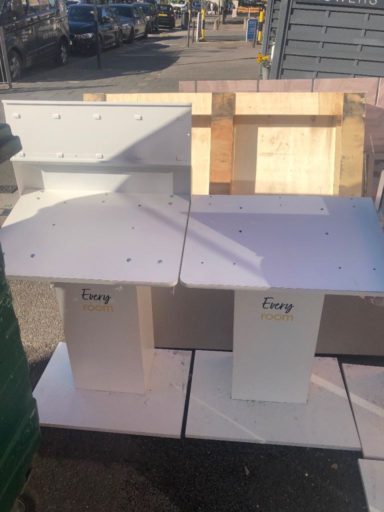 Free carpet lecturns/ sample stands to collevtir