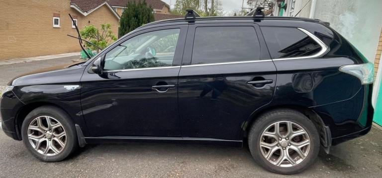 Mitsubishi Outlander GX4h PHEV 2.0 4WD (2015) 97,750 miles – Well Maintained, Full History
