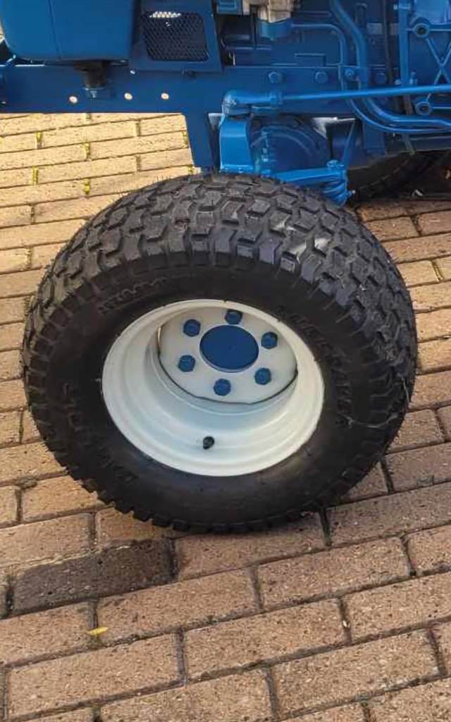 Wheels and tyres 