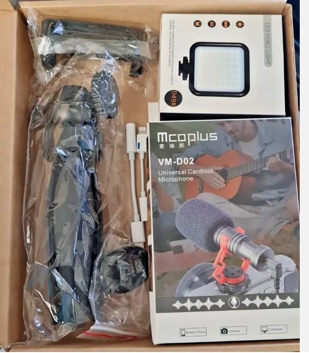 Brand New Mcoplus Video Vlogging Kit Smartphone Video Microphone Kit with Tripod/Phone