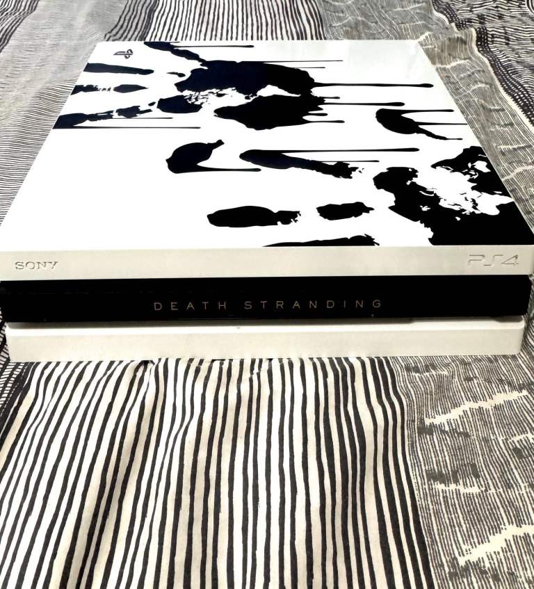 Ps4 pro death stranded edition 