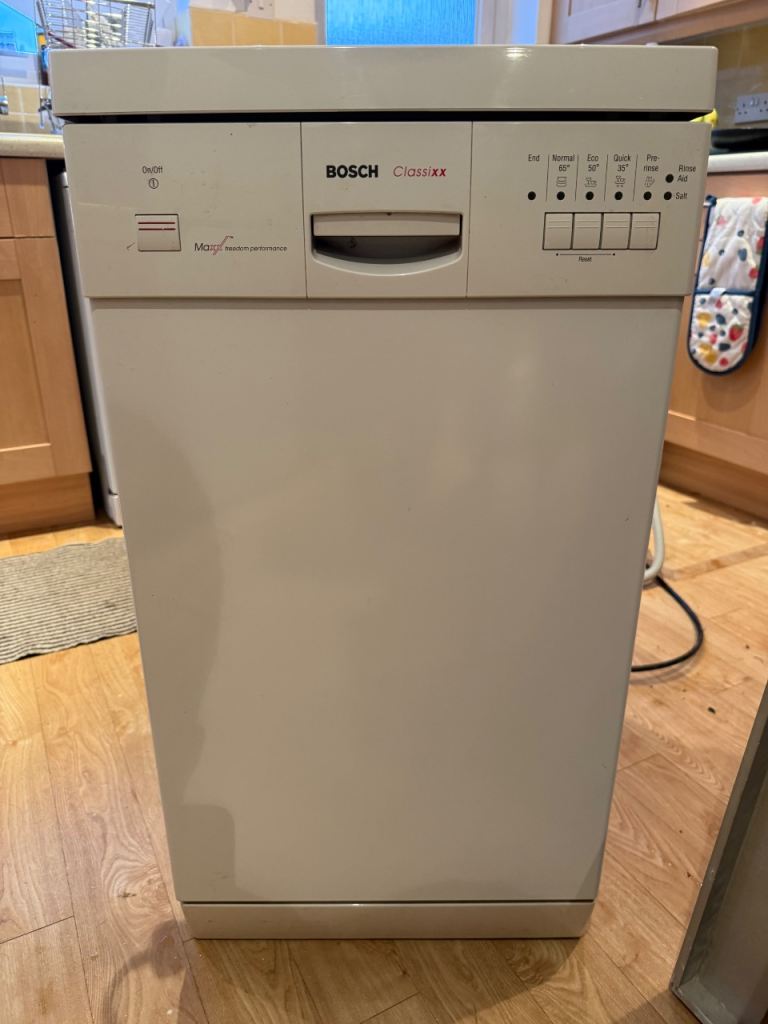 Bosch compact dishwasher 