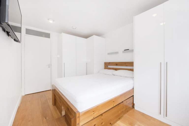 ✨ WHITECHAPEL ROOM | E1 LOCATION | £860 PCM 🏡