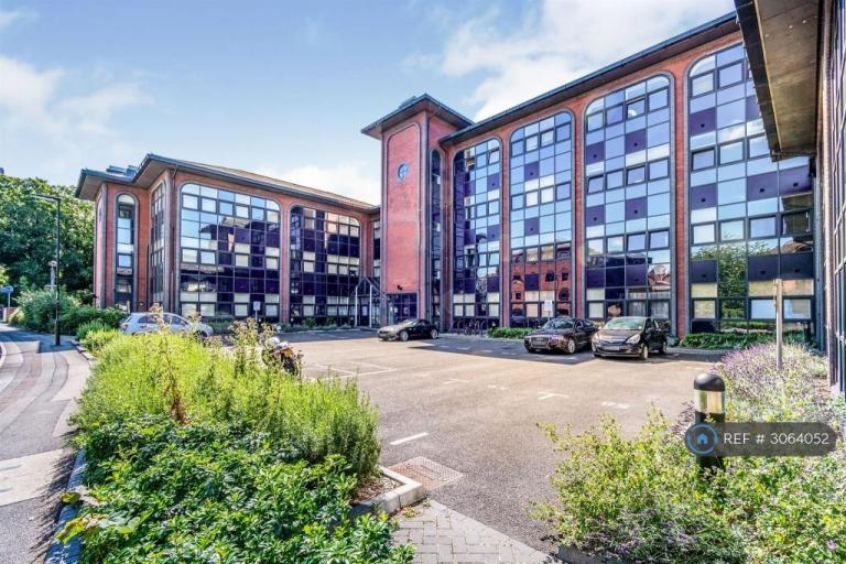 1 bedroom flat in Millbrook Road East, Southampton, SO15 (1 bed) (#3064052)