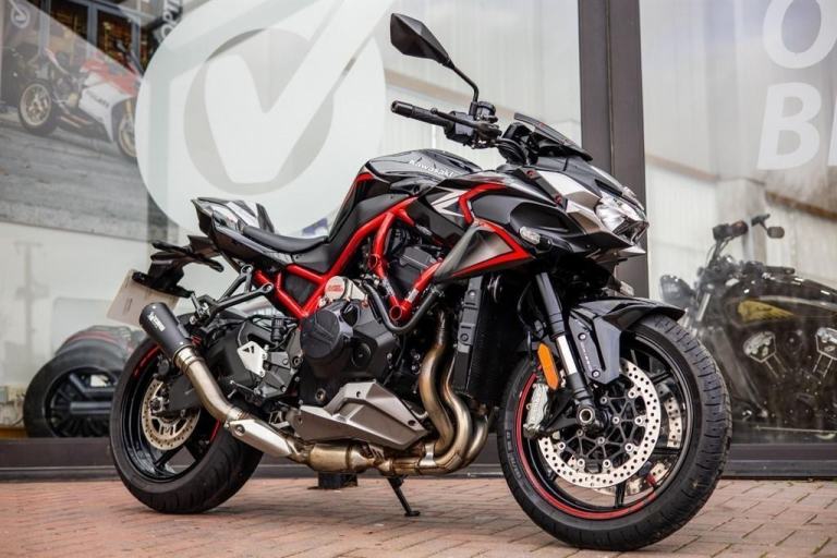 Kawasaki Ninja H2 SCORPION ! EXTRAS