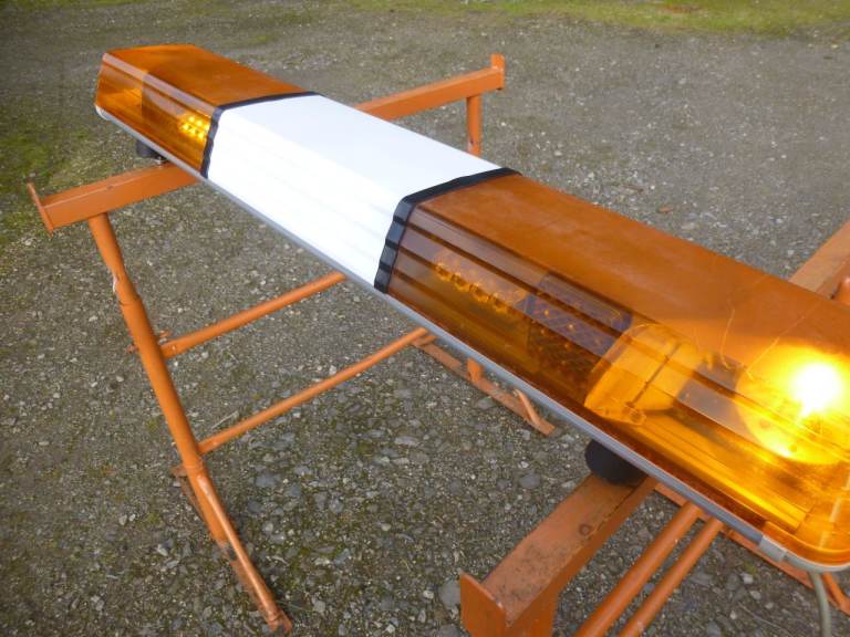 4ft Amber recovery beacon lightbar with LED strobes and stop/tail/indicator