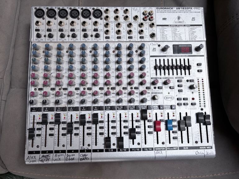Behringer EURORACK UB1832FX-PRO Mixer – Good Condition