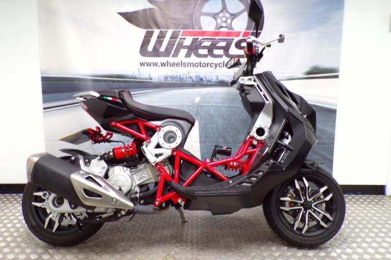 2024 ITALJET DRAGSTER 200cc FUN SCOOTER