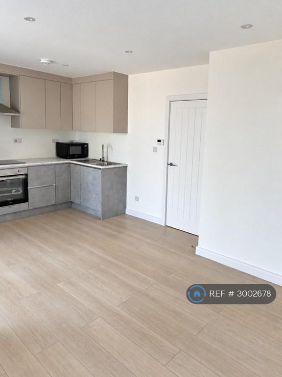 1 bedroom flat in Thornhill Road, Croydon, CR0 (1 bed) (#3002678)