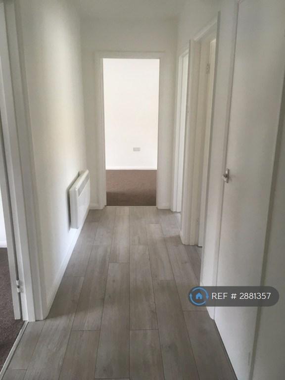 2 bedroom flat in Carmen Court, Willingdon, Eastbourne, BN20 (2 bed) (#2881357)