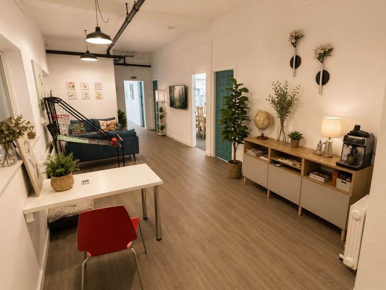 Modern Self Contained Office Suite - 1350 Sq Ft - Business Rates Included